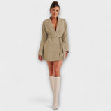 Robe blazer avec décolleté en V